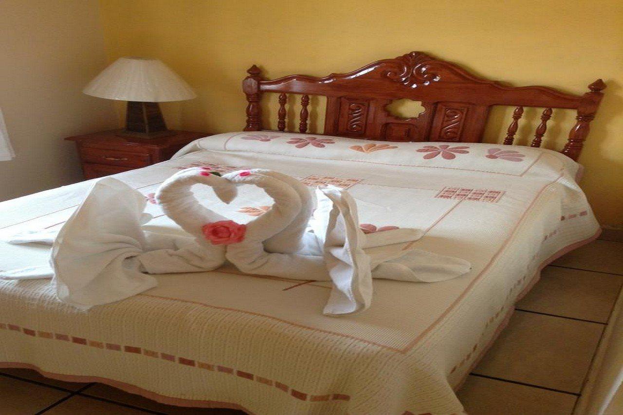 Hotel Posada Camelinas Пацкуаро Экстерьер фото
