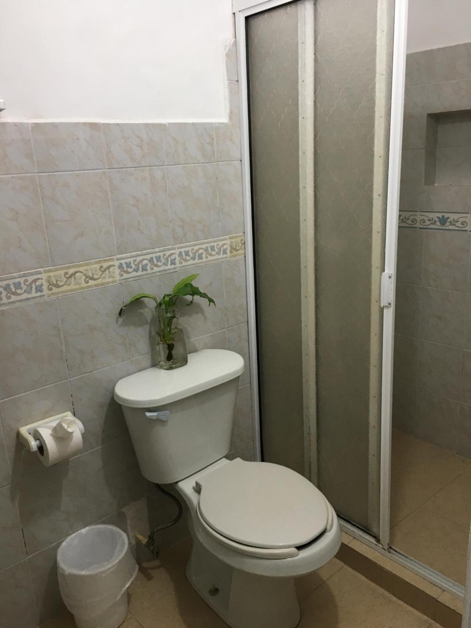 Hotel Posada Camelinas Пацкуаро Экстерьер фото